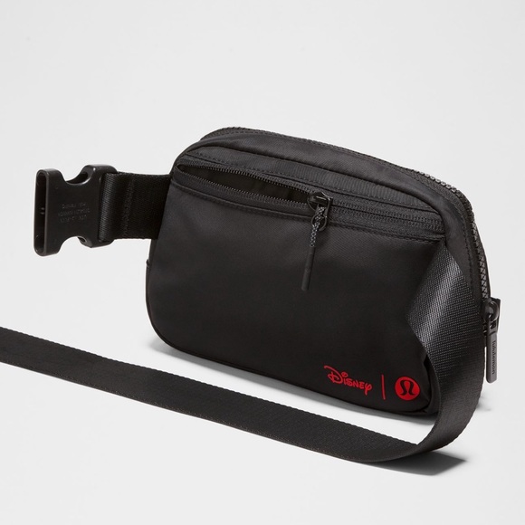 Disney x lululemon Everywhere Belt Bag 1L Mickey NWT *Last One* Limited Edition - Picture 4 of 8
